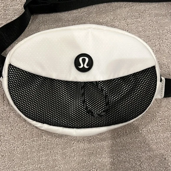 Lululemon Belt Bag - Picture 2 of 4